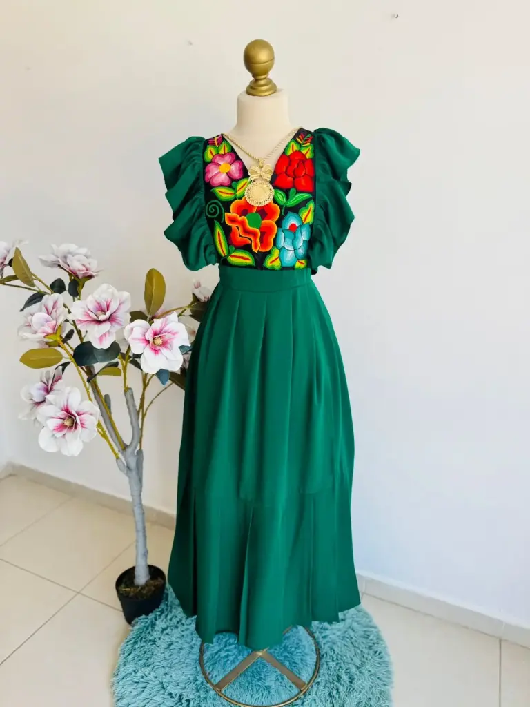 Vestido largo de istmeño bordado