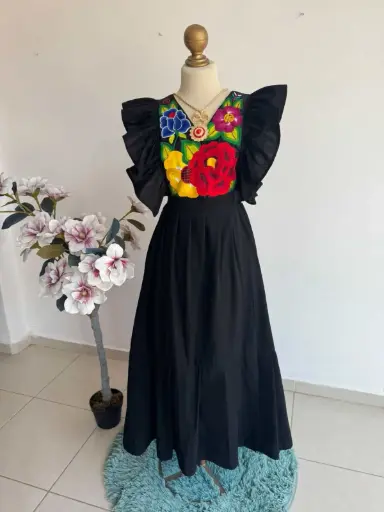 Vestido largo de istmeño bordado