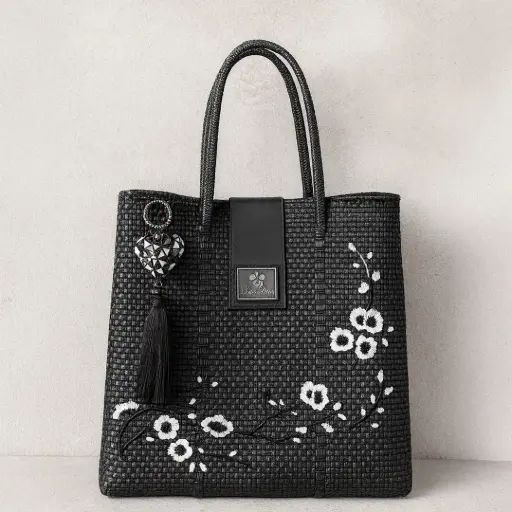 Bolsa Artesanal Yitin Ánuá – Flores Blancas en Negro