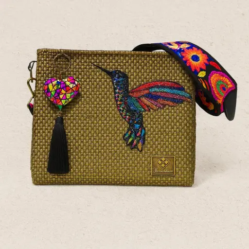 Bolsa Artesanal Yitin Ánuá – Colibrí Multicolor en Dorado (Crossbody)